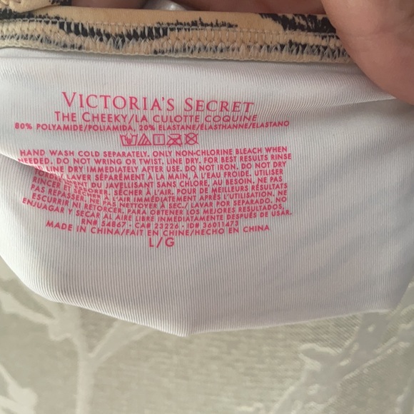 Bikini - Picture 6 of 6